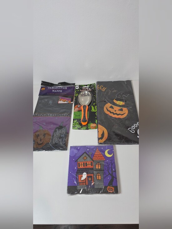 Other - 🎃 Halloween Themed Plastic Tablecloths, Pack Of Napkins And Pumpkin Scoop